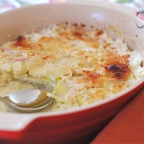 Classic Scalloped Potatoes with Thyme