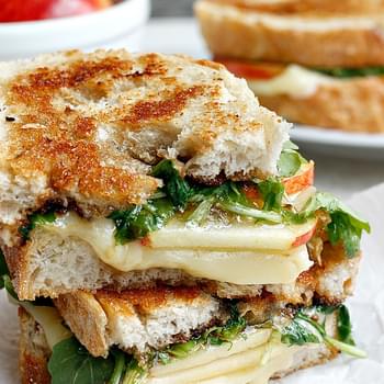 Spicy Apple Cheddar Grilled Cheese