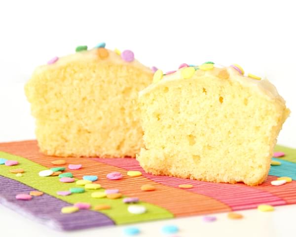 Vanilla Cupcakes & A Cake Flour Kitchen Hack