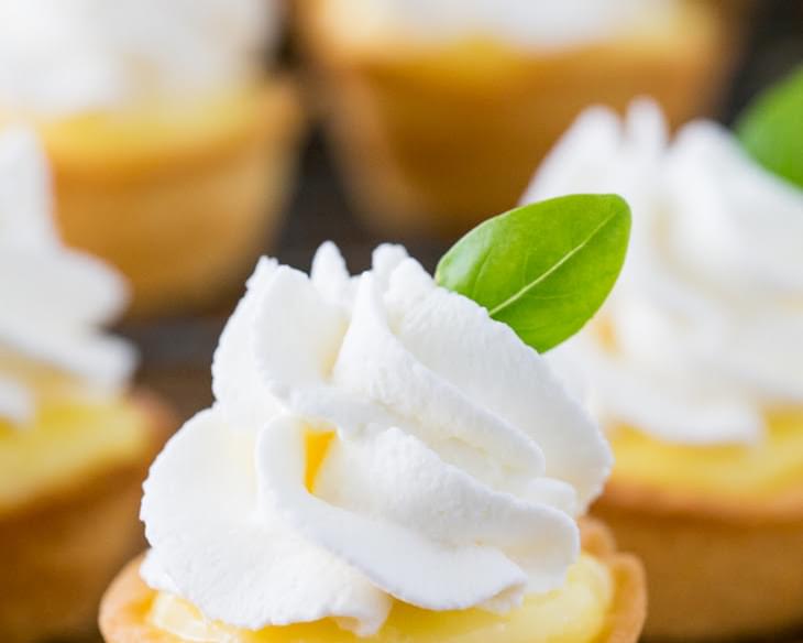 Tartlets with Lemon Curd and Whipped Cream (Korzinki)