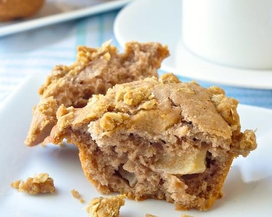 Apple Cinnamon Muffins with Oatmeal Crumble Streusel
