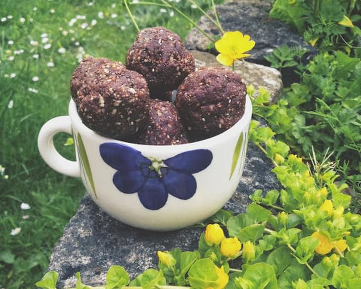 Cacao, Fig and Walnut Balls