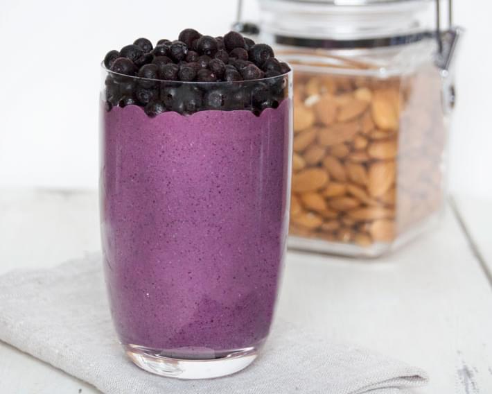 The Ultimate Blueberry and Banana Breakfast Smoothie