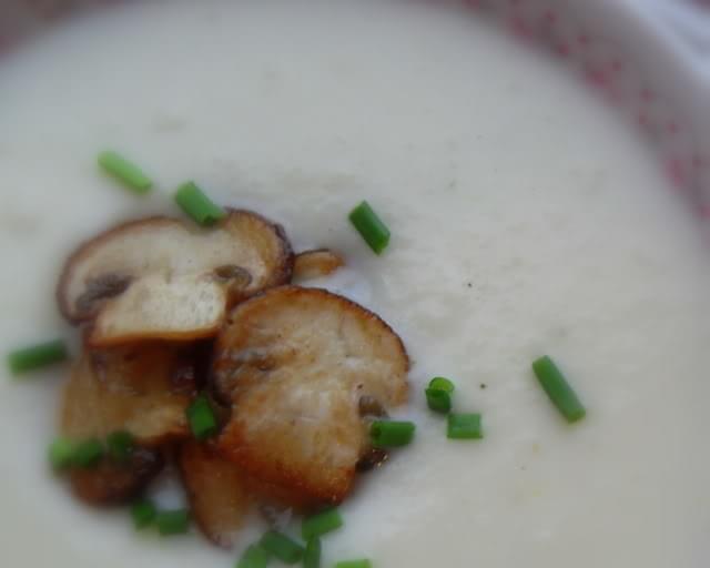 Creamy Cauliflower Soup with Sauteed Mushrooms