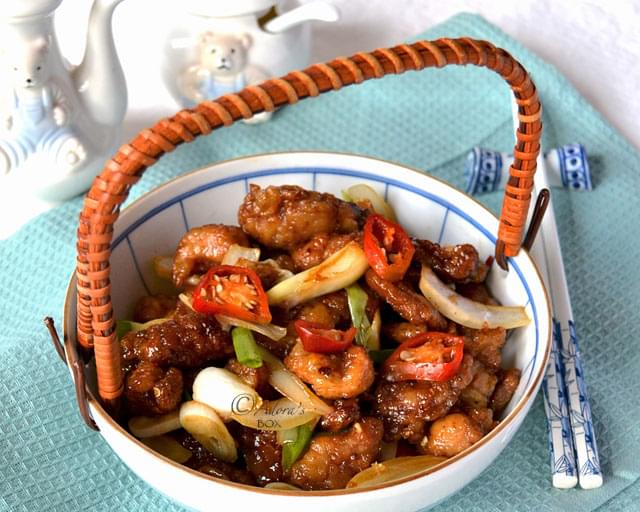 PORK WITH GARLIC, ONIONS AND CHILLI