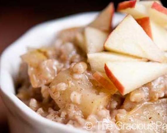 Clean Eating Apple Pie Oatmeal