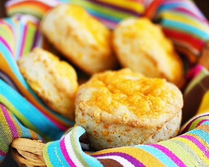 Fluffy Flaky Cheddar Biscuits