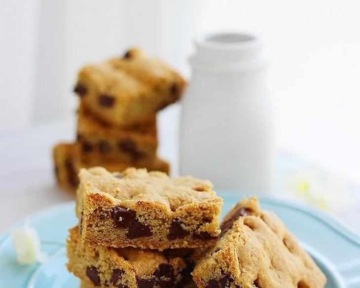 Soft 'n Chewy Chocolate Chip Cookie Bars
