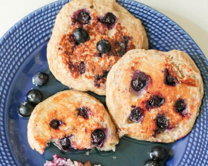 Oatmeal Blueberry Yogurt Pancakes (gluten free, high protein!)