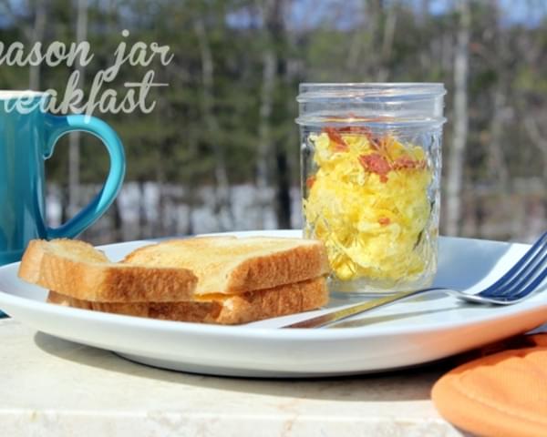 Bacon & Eggs in a Jar - Mason Jar Breakfast