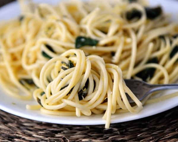 Light Lemon Spaghetti with Spinach
