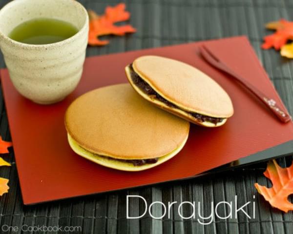 Dorayaki (Japanese Red Bean Pancake)