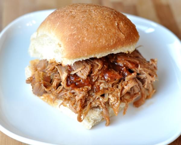 Slow Cooker BBQ Pulled Pork Sandwiches