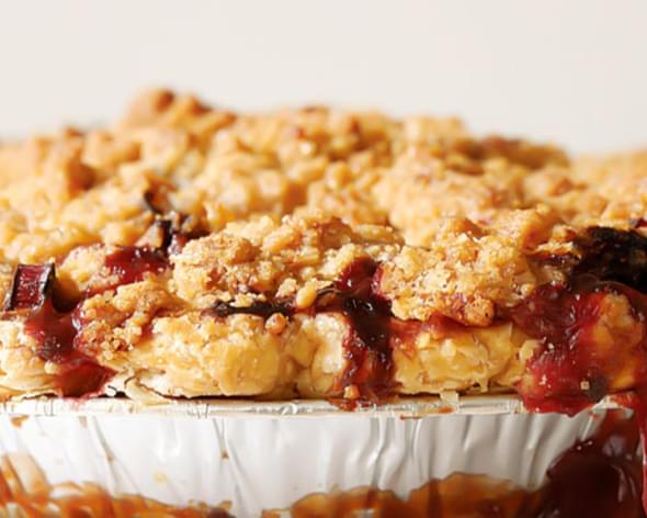 Strawberry Rhubarb Pie with Ginger Crumb Topping