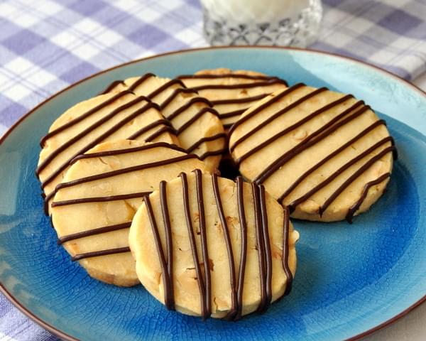 Hazelnut Chocolate Shortbread Cookies