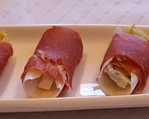Prosciutto- Wrapped Endive with Blue Cheese and Pear
