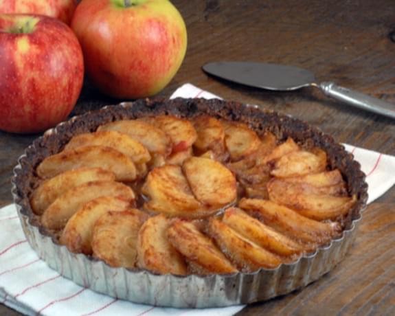 Cinnamon Apple Tart with Pecan Crust