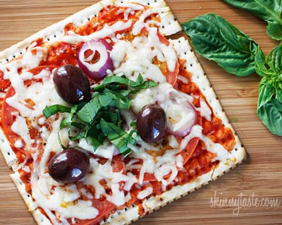 Skinny Passover Matzo Pizza