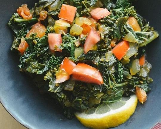 Sukuma Wiki (African Braised Kale with Tomatoes)