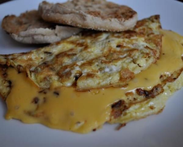 Caramelized Apple and Cheddar Omelet