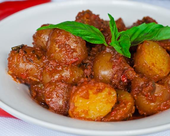 Potatoes in Hot Red Sauce