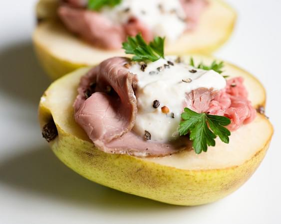Pears with Roast Beef and Horseradish Cream