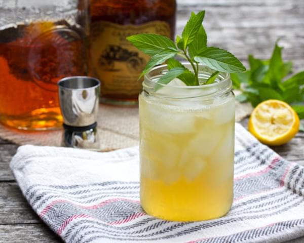 The Champ Bourbon Cocktail - Whiskey Sour
