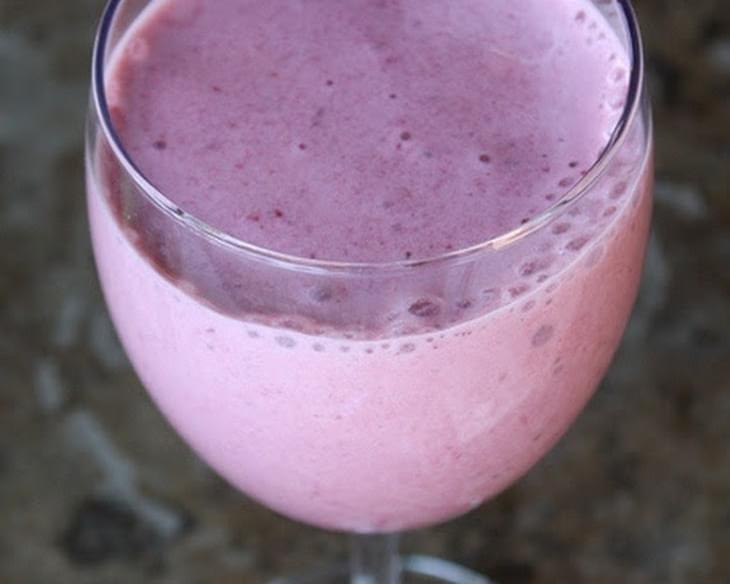 Frozen Strawberry and Dehydrated Banana Smoothie