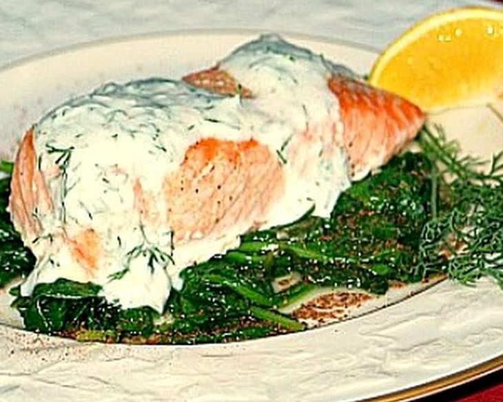Grilled Salmon with Spinach and Yogurt Dill Sauce