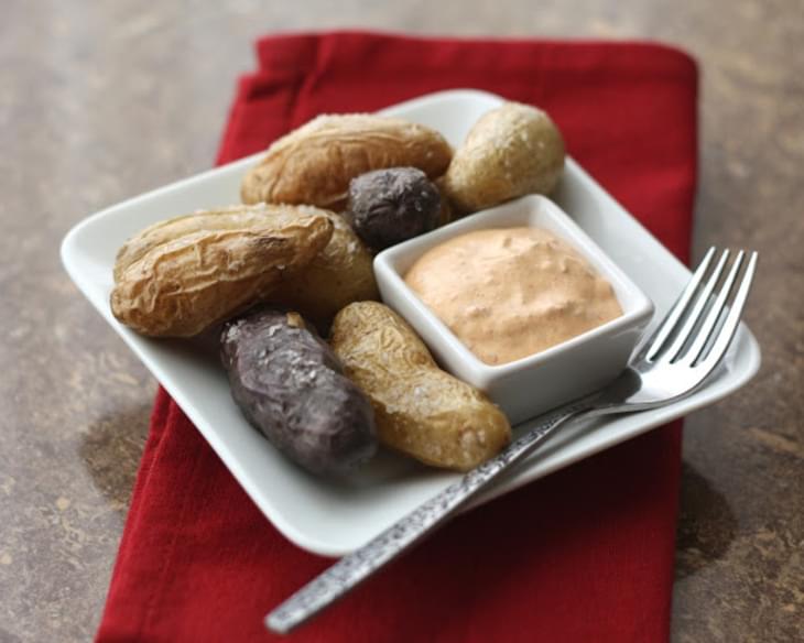 Roasted Fingerling Potatoes with Chipotle Garlic Dipping Sauce