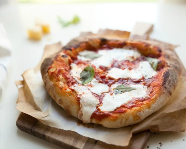 Classic Margherita Mozzarella Pizza