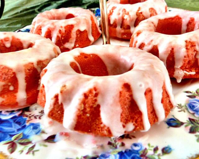 Mini Pink Velevet Bundt Cakes