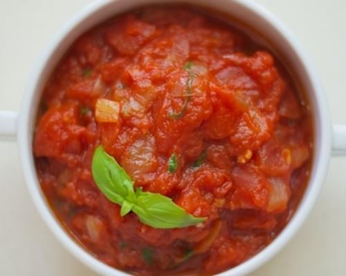 Virginia Is For Hunter-Gatherers' Spicy Tomato Basil Sauce