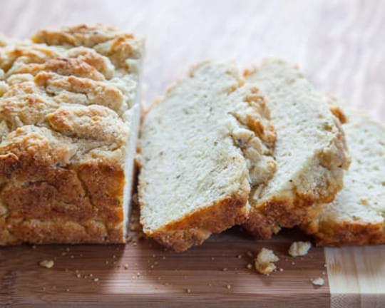 Beer Bread Recipe with Semolina, Rosemary and Cheese