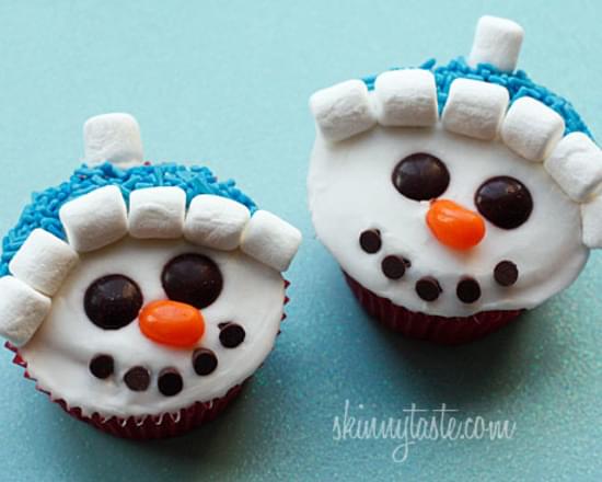 Vanilla Snowman Cupcakes with Vanilla Icing