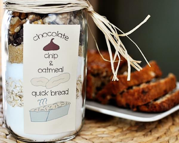 Oatmeal Chocolate Chip Quick Bread {In a Jar!}