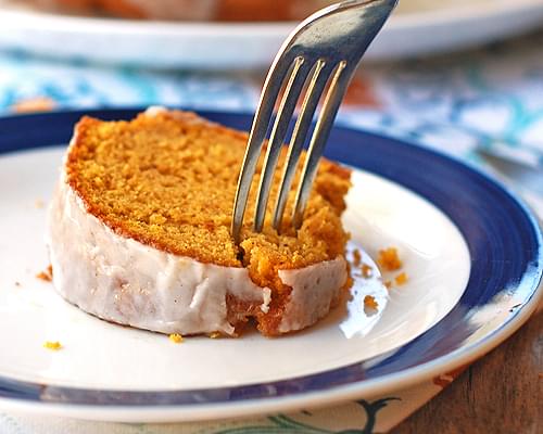 Pumpkin Bundt Cake with Cinnamon Glaze