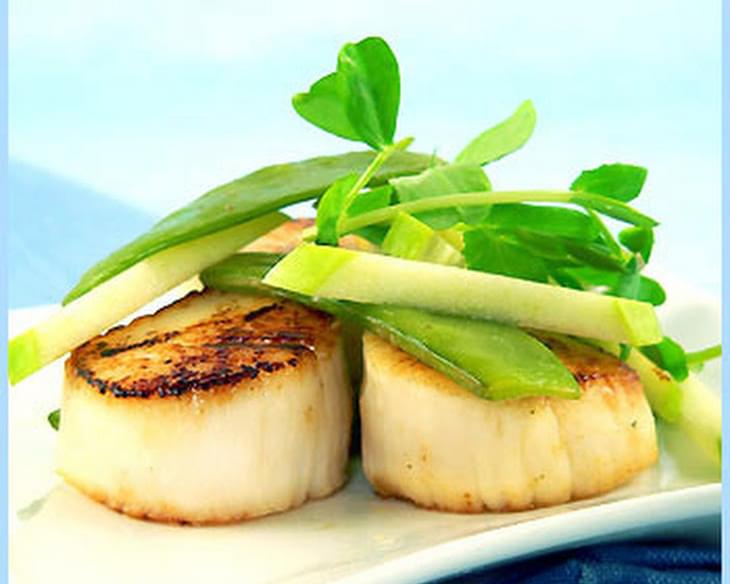 Seared Scallops and Green Apple Sauce