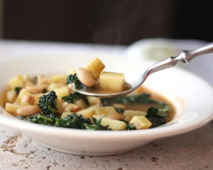 Italian White Bean, Potato and Kale Soup