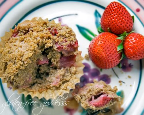 Gluten-Free Strawberry Rhubarb Muffins with Cinnamon Streusel Topping