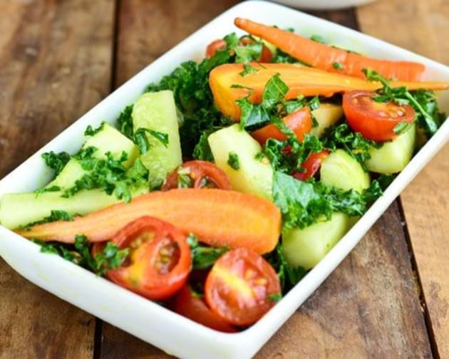 Fresh Kale Salad with Turmeric