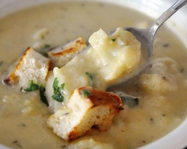 Roasted Cauliflower and White Cheddar Soup