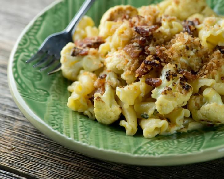 Pasta with Cauliflower and Bacon Sauce