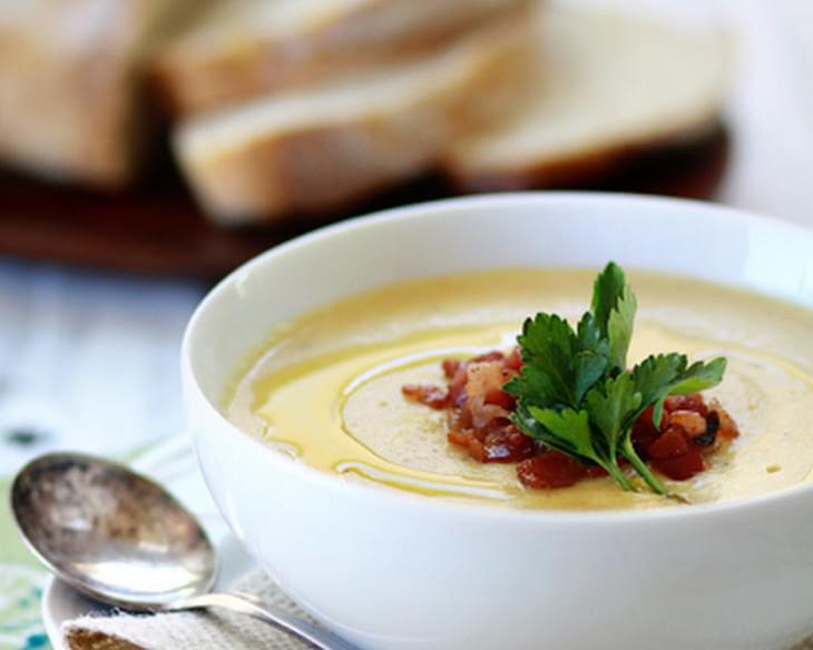 Creamy Roasted Garlic and Cauliflower Soup