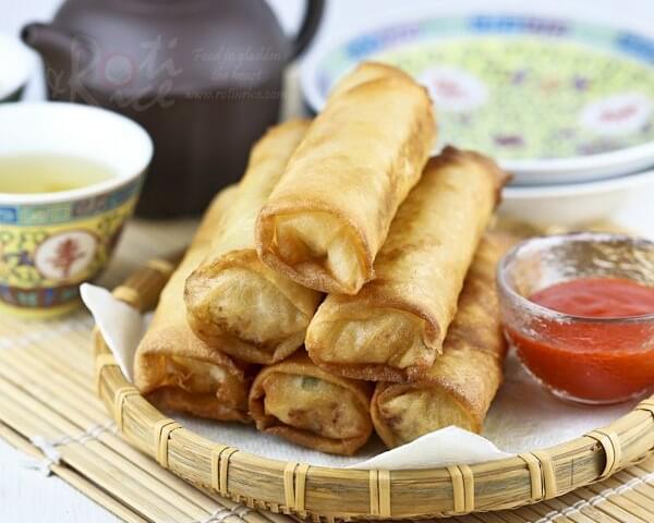 Fried Popiah (Spring Rolls)