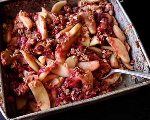 Vegan Apple Cranberry Oatmeal Bake
