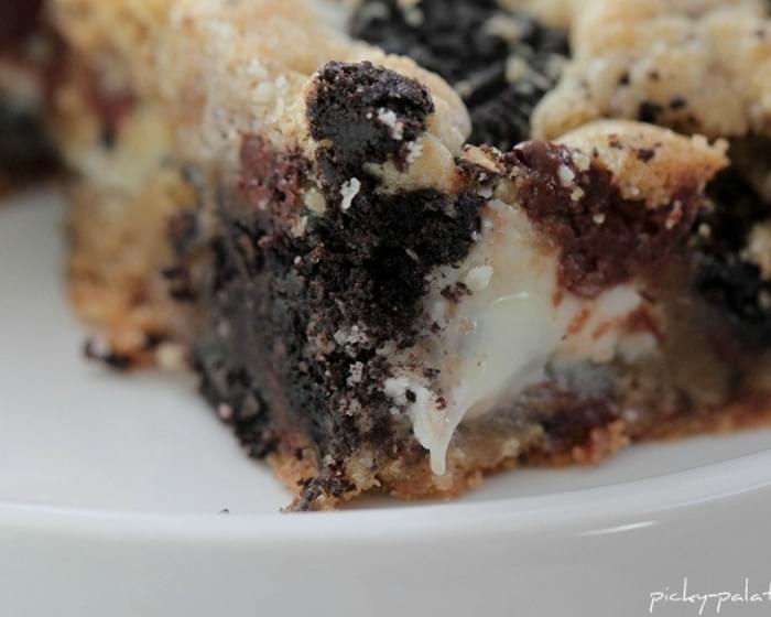 Double Cookies and Cream Kiss Cookie Bars