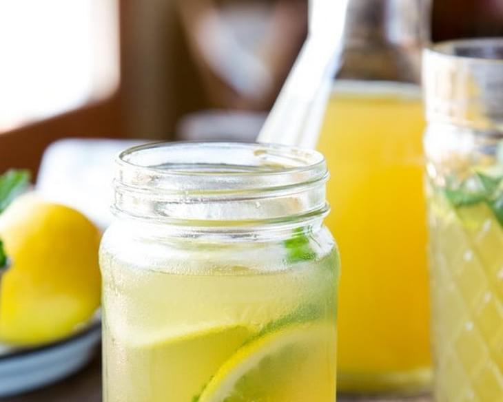 Iced Green Tea with Ginger, Mint and Honey
