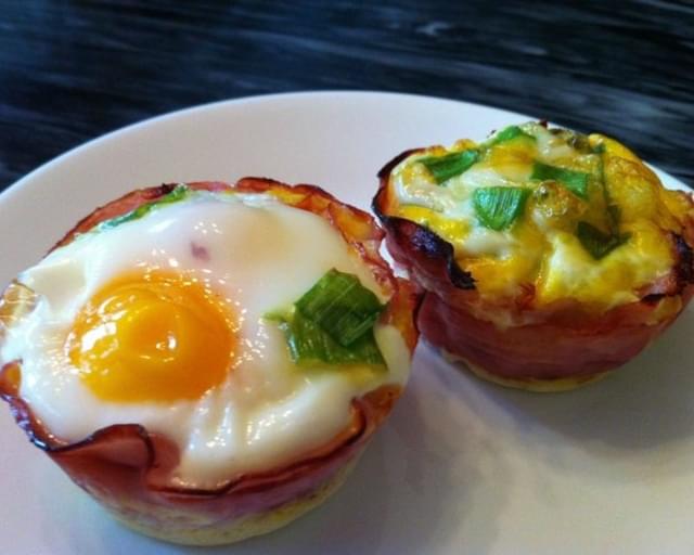 Baked Eggs in Ham Cups