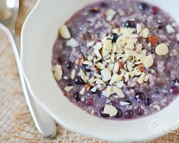 Hot Blueberry-Honey Breakfast Quinoa {Recipe}